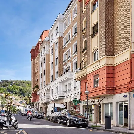 The Collection - Botanika * サン・セバスティアン